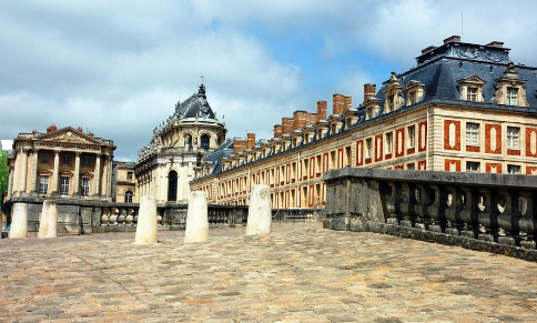 去新加坡留学你是会选择政府学校还是国际学校呢